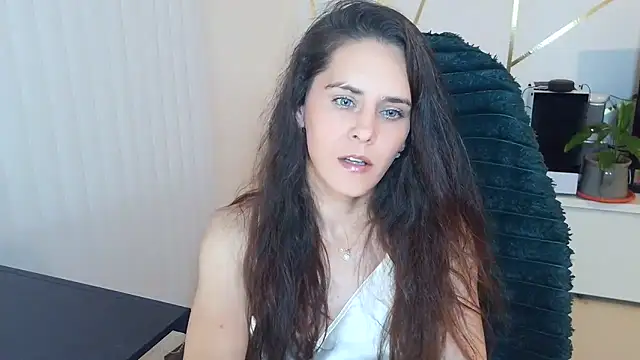 khalessi13 online show from June 5, 10:26 pm
