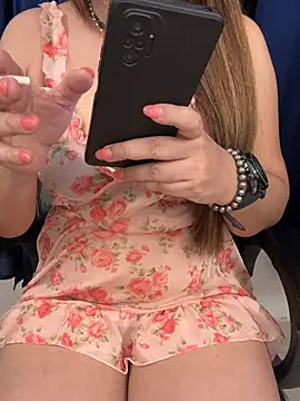 Snapshot of Naughty-Shreenn chatting on July 22, 5:38 pm Naughty-Shreenn online show from July 22, 5:38 pm