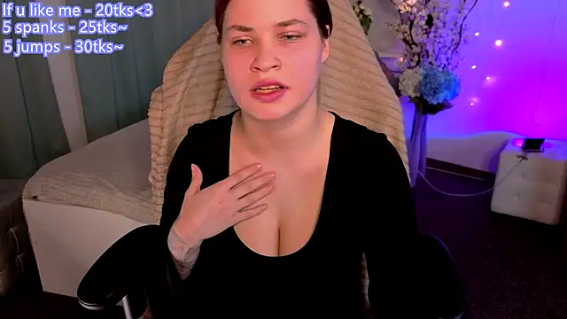 Evelyn Adams online show from April 29, 1:04 pm