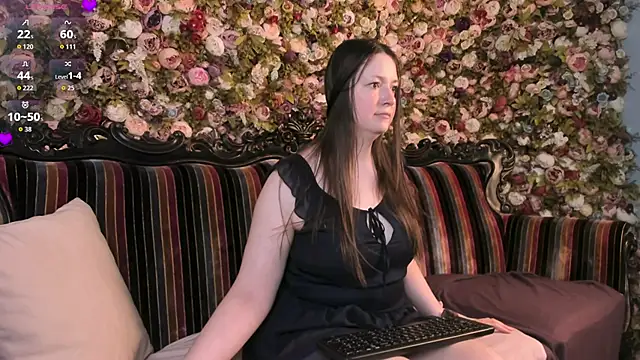 Snapshot of NellieBev chatting on May 24, 6:35 pm NellieBev online show from May 24, 6:35 pm