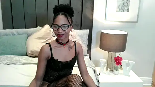 Miss-Erotic-Narcotic online show from June 4, 9:32 pm