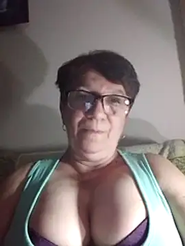 Snapshot of KetQueen101 chatting on July 8, 8:13 pm KetQueen101 online show from July 8, 8:13 pm