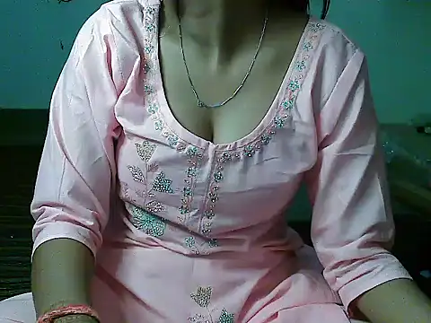 Snapshot of ur_sassypriya chatting on May 5, 10:56 am ur sassypriya online show from May 5, 10:56 am