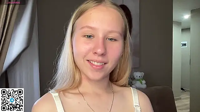 cindy softluv  online show from July 3, 7:31 pm