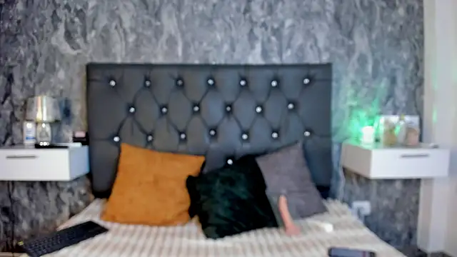 Zoedeleon online show from June 15, 7:16 pm
