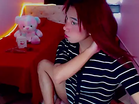 Snapshot of URsexyLylia chatting on May 8, 4:45 pm URsexyLylia online show from May 8, 4:45 pm