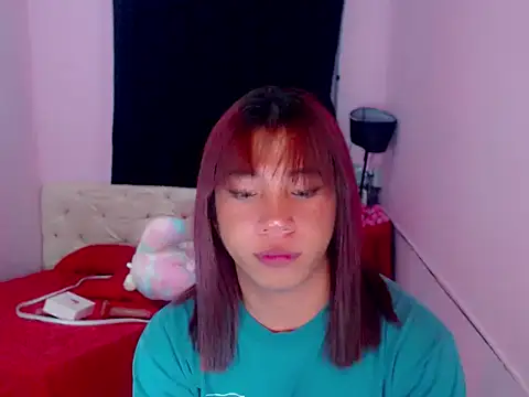 Snapshot of URsexyLylia chatting on May 23, 6:12 pm URsexyLylia online show from May 23, 6:12 pm