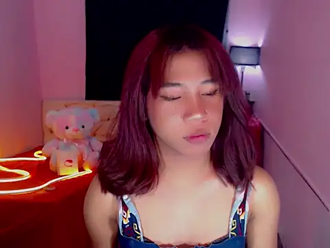 Snapshot of URsexyLylia chatting on May 24, 9:53 pm URsexyLylia online show from May 24, 9:53 pm