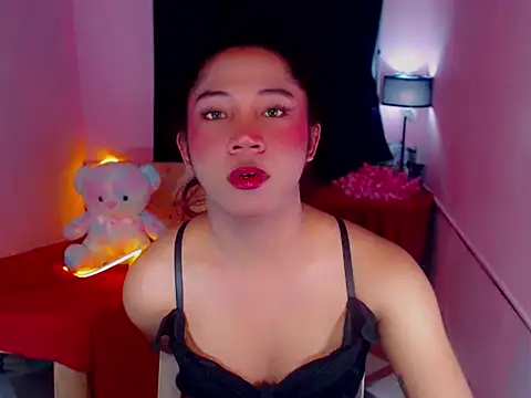 Snapshot of URsexyLylia chatting on June 11, 4:49 pm URsexyLylia online show from June 11, 4:49 pm