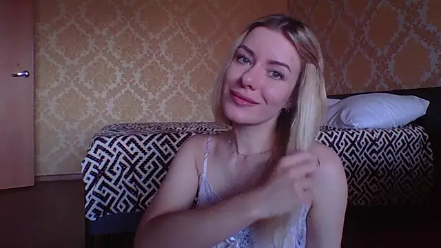 Softy Aura  online show from May 25, 1:39 pm