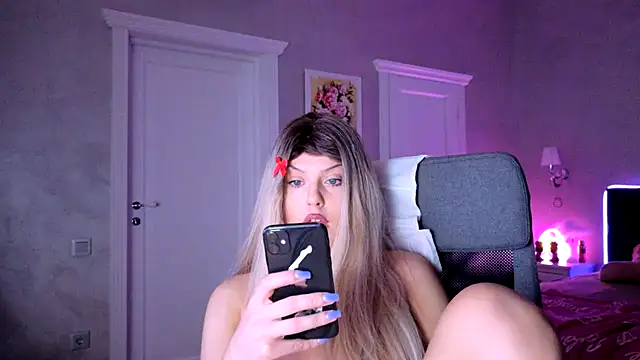 Snapshot of ChristieBlace chatting on May 24, 9:31 pm ChristieBlace online show from May 24, 9:31 pm