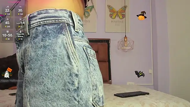Snapshot of scarletmilzx chatting on May 22, 1:06 pm scarletmilzx online show from May 22, 1:06 pm