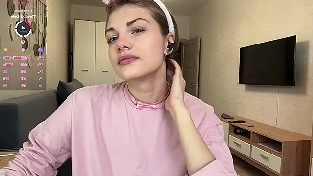 Snapshot of LinaFlamie chatting on June 12, 10:14 am LinaFlamie online show from June 12, 10:14 am