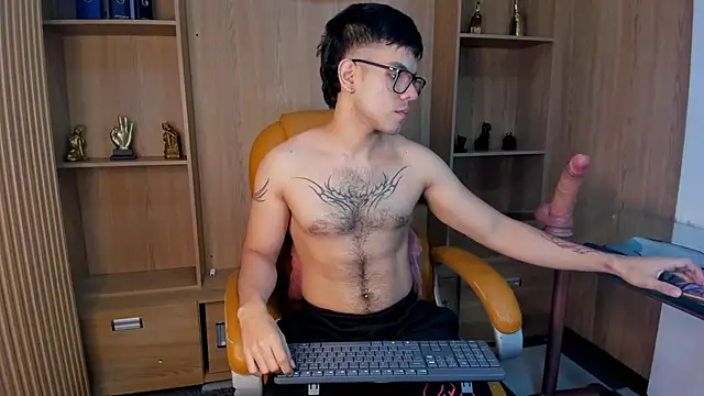 Derek Voss online show from April 29, 1:37 pm