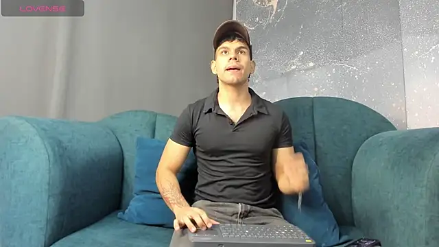 Derek Voss online show from June 9, 12:06 pm