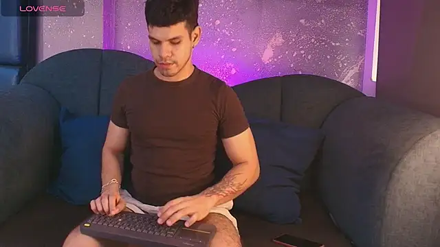 Derek Voss online show from July 30, 12:48 pm