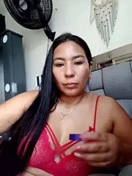 Snapshot of Angelsashaa07 chatting on May 31, 7:37 pm Angelsashaa07 online show from May 31, 7:37 pm