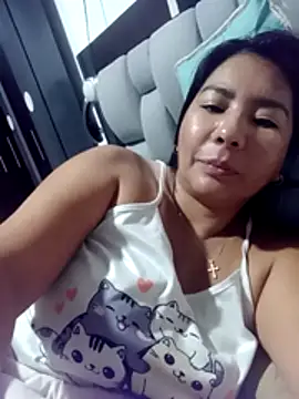 Snapshot of Angelsashaa07 chatting on July 27, 5:25 am Angelsashaa07 online show from July 27, 5:25 am