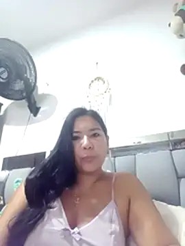 Snapshot of Angelsashaa07 chatting on July 28, 3:24 am Angelsashaa07 online show from July 28, 3:24 am