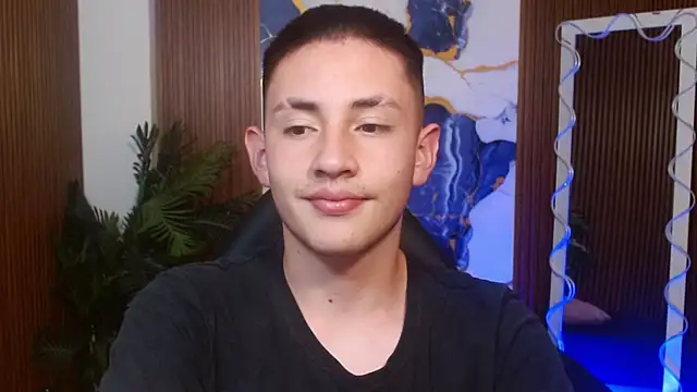 Snapshot of Andres_Tay chatting on May 11, 3:12 am Andres Tay online show from May 11, 3:12 am