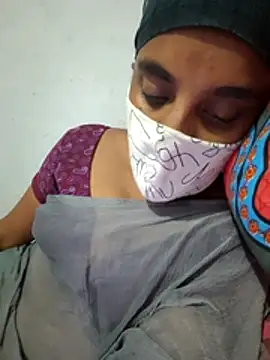 Snapshot of Tamil_Hot_HoneyBee chatting on May 14, 5:53 pm Tamil Hot HoneyBee online show from May 14, 5:53 pm
