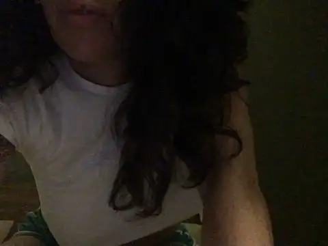 Snapshot of claraxloveuse chatting on May 19, 8:48 pm claraxloveuse online show from May 19, 8:48 pm