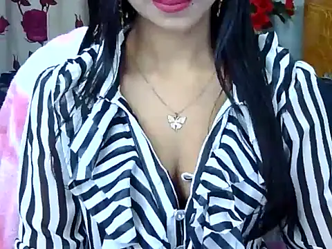 Snapshot of Alina_Nur chatting on May 6, 10:15 pm Alina Nur online show from May 6, 10:15 pm