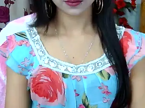 Snapshot of Alina_Nur chatting on May 8, 6:24 pm Alina Nur online show from May 8, 6:24 pm