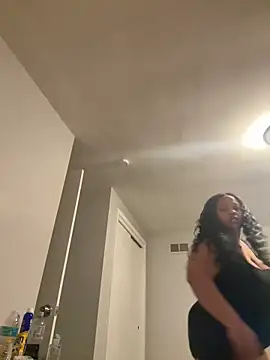 richierichelle online show from May 6, 11:43 pm