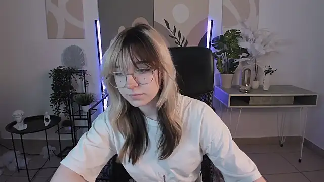 NyxCalderra online show from June 3, 4:48 am