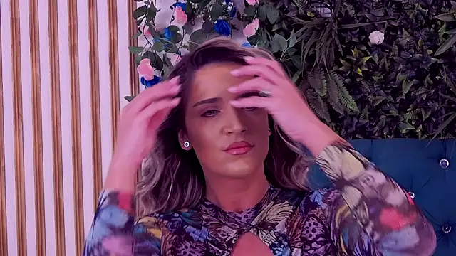 Snapshot of CherryMuse_ chatting on May 2, 5:01 am CherryMuse online show from May 2, 5:01 am