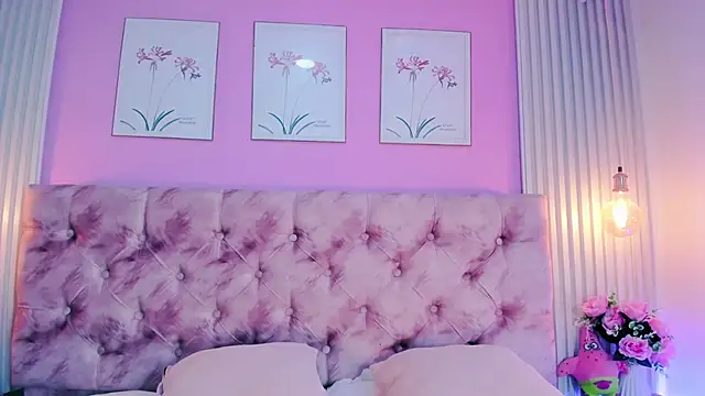 Ariana west  online show from June 11, 12:47 pm