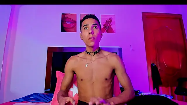 ThiagoSexy005 online show from June 2, 12:34 am