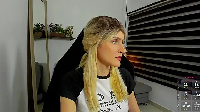 Snapshot of Jessica_lisbon chatting on May 14, 8:37 pm Jessica lisbon online show from May 14, 8:37 pm