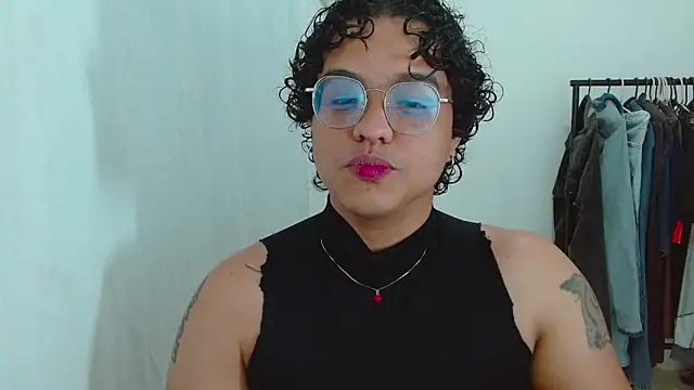 Snapshot of Diane_exotic chatting on May 11, 11:02 pm Diane exotic online show from May 11, 11:02 pm