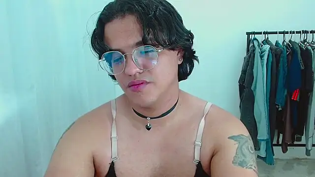 Snapshot of Diane_exotic chatting on May 27, 1:57 am Diane exotic online show from May 27, 1:57 am