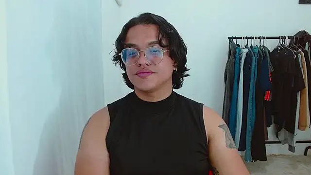 Snapshot of Diane_exotic chatting on June 3, 12:57 am Diane exotic online show from June 3, 12:57 am