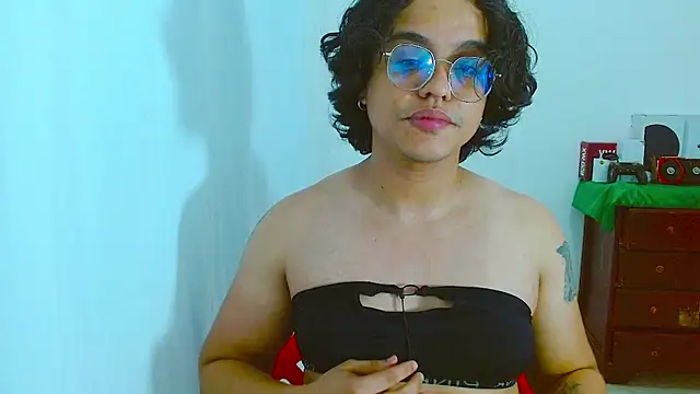 Snapshot of Diane_exotic chatting on July 7, 3:20 am Diane exotic online show from July 7, 3:20 am