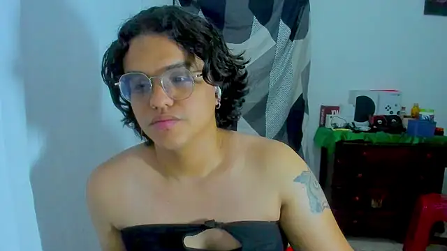 Snapshot of Diane_exotic chatting on July 19, 11:52 pm Diane exotic online show from July 19, 11:52 pm