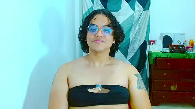 Snapshot of Diane_exotic chatting on July 20, 10:12 pm Diane exotic online show from July 20, 10:12 pm