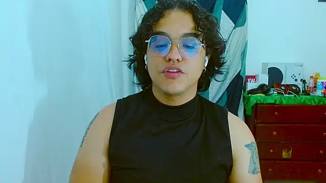 Snapshot of Diane_exotic chatting on July 23, 1:58 am Diane exotic online show from July 23, 1:58 am