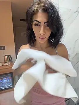 Yasmiinee online show from June 26, 9:52 pm