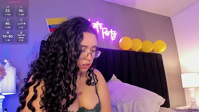 isaxcurves online show from June 13, 8:07 pm