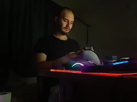 Guitarist-man online show from May 15, 12:17 am