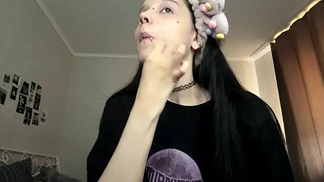 LouisePavlides online show from June 10, 12:37 pm