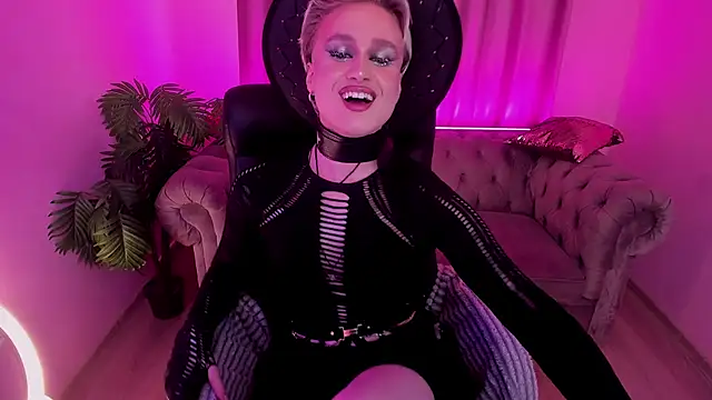 cumboydoll online show from April 30, 1:39 pm