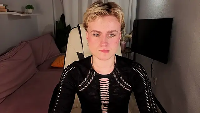 cumboydoll online show from May 4, 1:18 pm