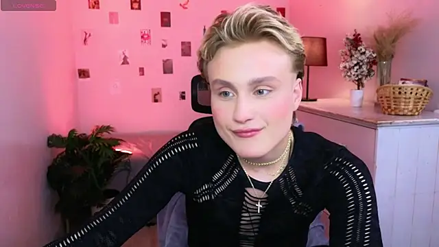 cumboydoll online show from May 8, 9:20 pm