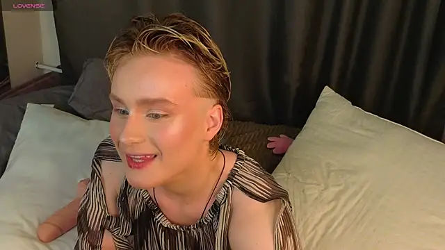 cumboydoll online show from May 20, 9:10 pm