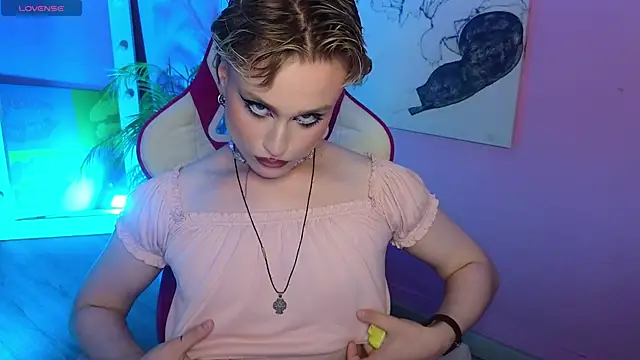 cumboydoll online show from July 6, 9:06 pm